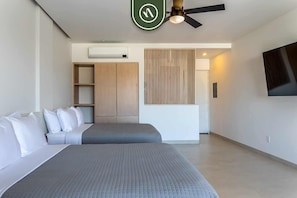 1 bedroom, desk, iron/ironing board, WiFi