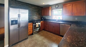 電子レンジ、オーブン、コンロ、食器洗い機