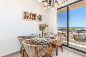 Dining - Chic 2BR House - Tezal - Private Rooftop - Pool (Cabo San Lucas)