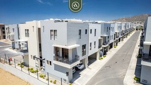 Exterior - Chic 2BR House - Pedregal - Private Rooftop - Pool (Cabo San Lucas)