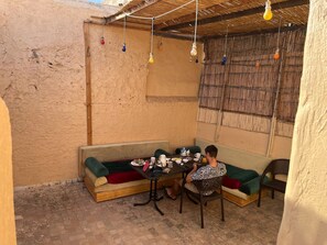 Lokale morgenmadsretter hver dag (5 EUR pr. person)