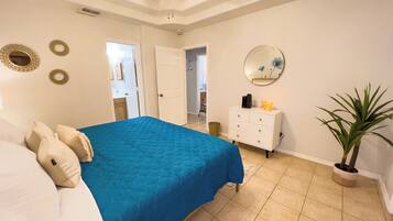 2 bedrooms, iron/ironing board, Internet, bed sheets