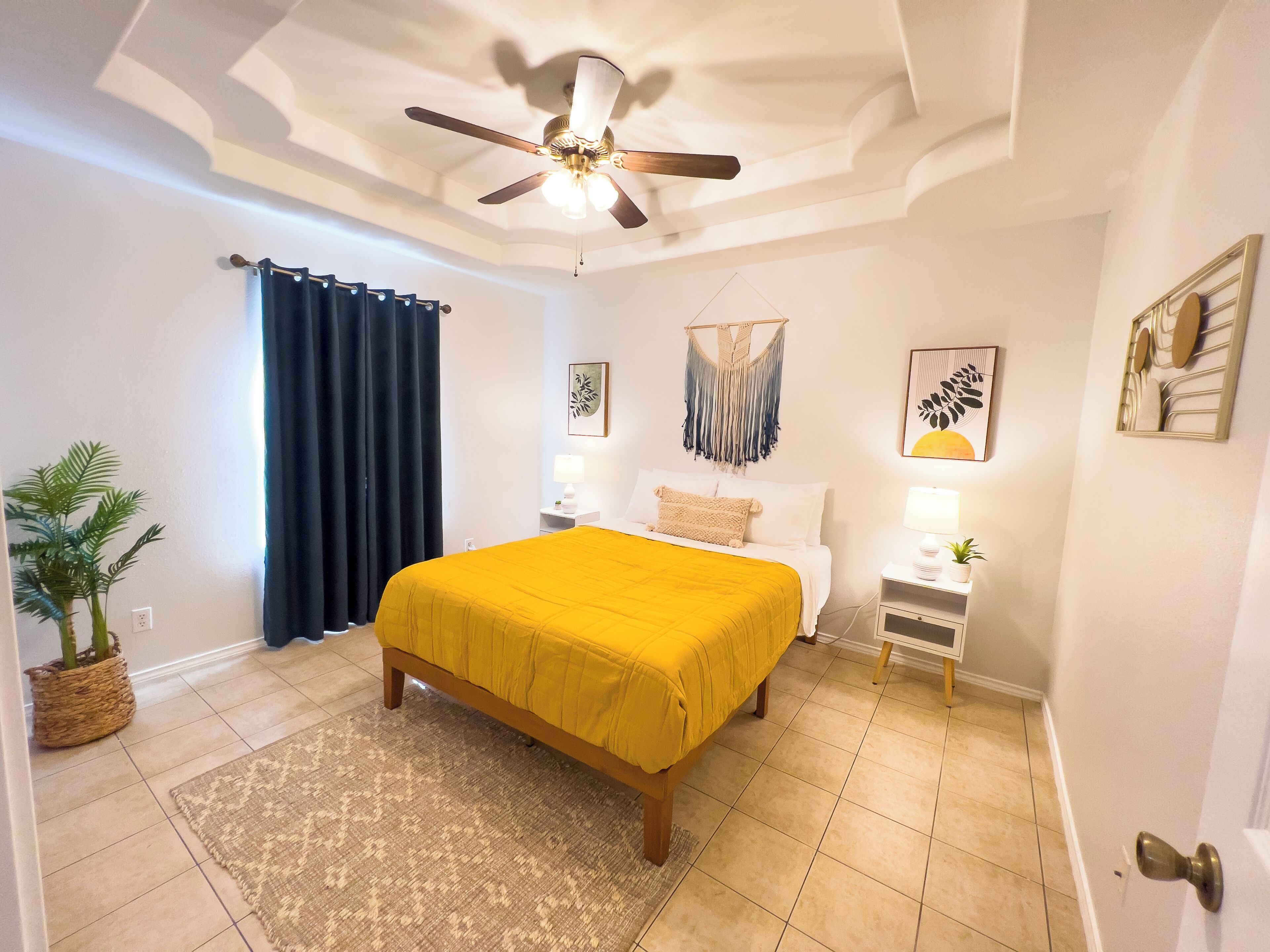 2 habitaciones, tabla de planchar con plancha, internet y ropa de cama 