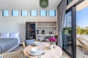1 bedroom, desk, iron/ironing board, WiFi