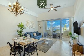 Télévision, cheminée