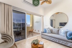 TV, offices - Oceanview Condo in Cabo with Beach - Pool (Cabo San Lucas)