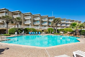 Pool - Condo with Ocean Views, Pools, Gym & Hot Tubs, Steps to the Beach (Galveston)