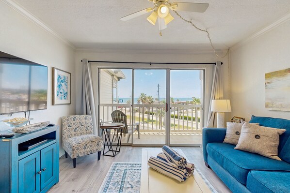 TV, DVD player, video library - Condo with Ocean Views, Pools, Gym & Hot Tubs, Steps to the Beach (Galveston)