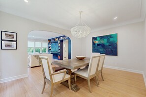 Dining - Newly Remodeled Lakeview Home w/ screened porch, gas grill, & 300ft from beach (Lakeside)