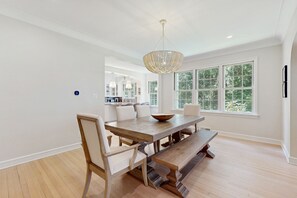 Dining - Newly Remodeled Lakeview Home w/ screened porch, gas grill, & 300ft from beach (Lakeside)