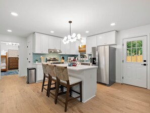 Refrigerador, microondas, horno, placa de cocina