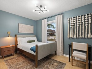 4 bedrooms, desk, iron/ironing board, free WiFi