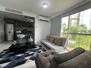 Comfort Apartment, Balcony, Courtyard View | Living area