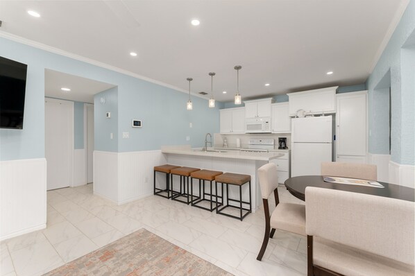 Fridge, microwave, stovetop, dishwasher