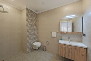 Máy sấy tóc, khăn tắm