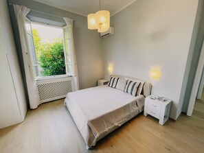 3 habitaciones, tabla de planchar con plancha, wifi y ropa de cama 