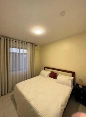 6 bedrooms, internet, bed sheets