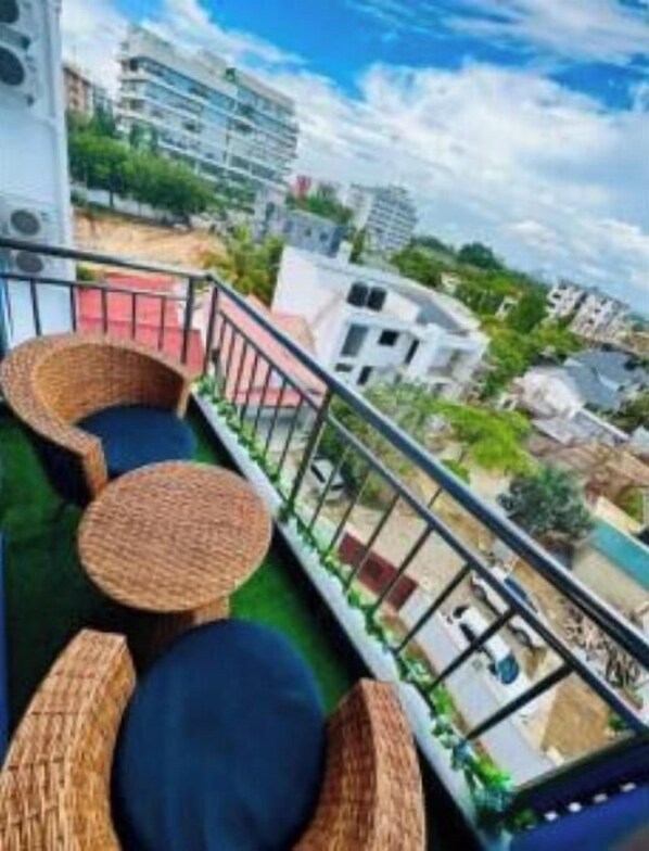 Property grounds - Three-Bedroom Apartment with Balcony 1& 3 (Dar es Salaam)