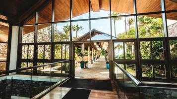 Condo (3 Bedrooms) | Property amenity