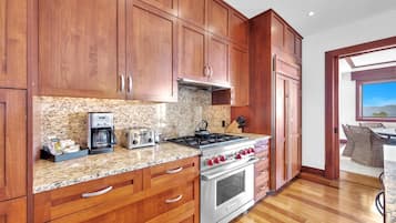 公寓式客房 (3 Bedrooms) | 私人厨房 | 微波炉、烤箱、洗碗机、茶具/咖啡用具