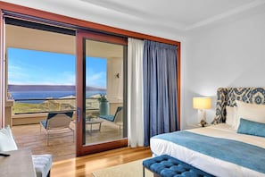Condo (3 Bedrooms) | 3 bedrooms, laptop workspace, iron/ironing board, bed sheets