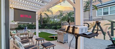 تناول الطعام بالخارج