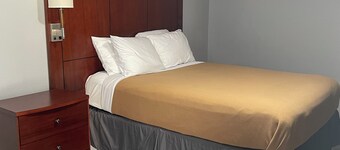 Newly remodeled 14-room hotel in charming St. Mary's .