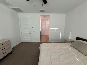 4 soverom, strykejern/-brett, wi-fi og sengetøy