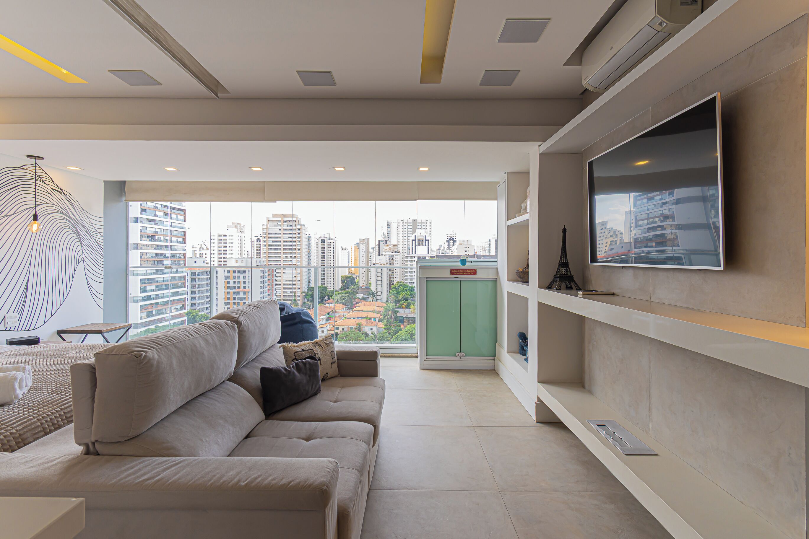 Smart TV, mesa de pingue-pongue