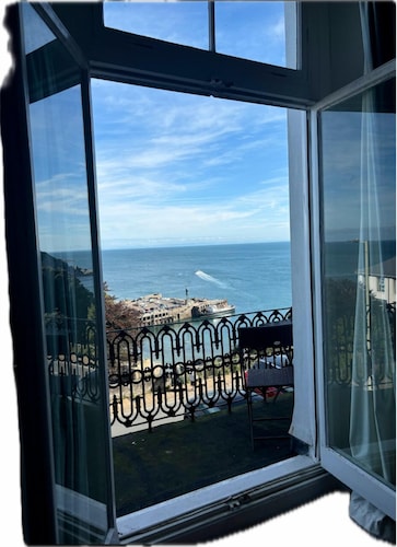 Hillsborough Terrace