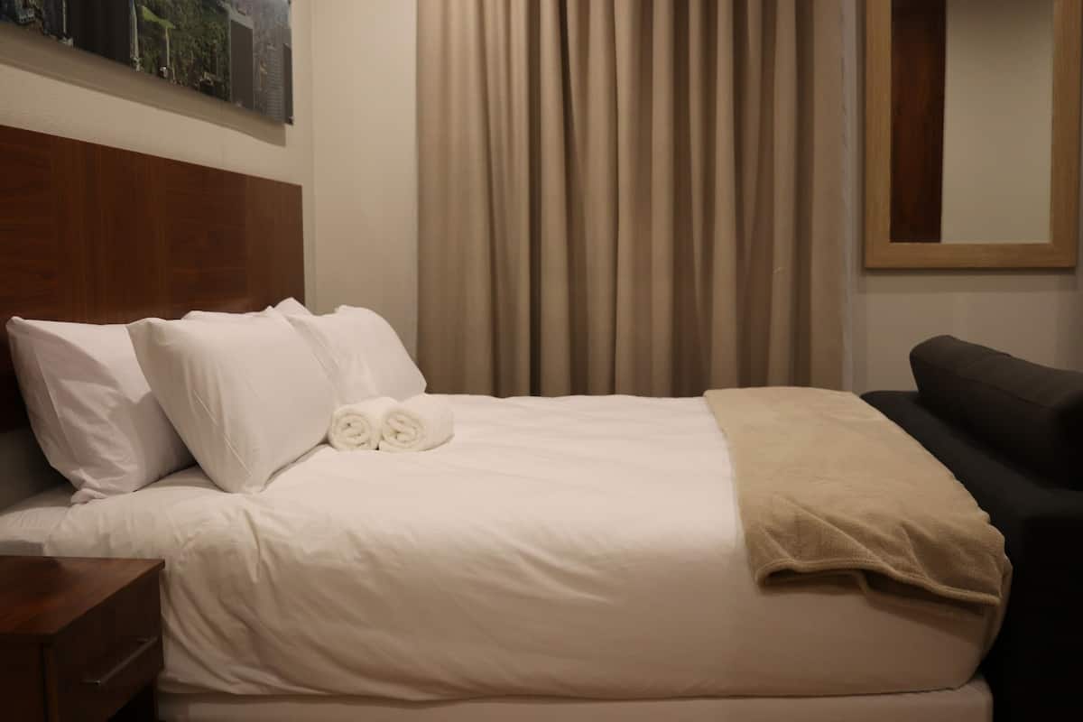Desk, laptop workspace, iron/ironing board, free WiFi