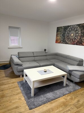 Smart TV - Cozy 2-room apartment with large roof terrace (Bremen)