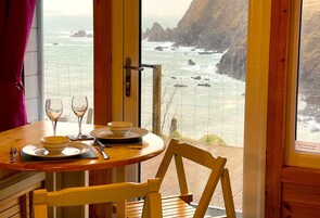 高档床上用品、特色装修、特色家居、笔记本电脑工作区