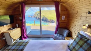 Premium bedding, individually decorated, individually furnished - SEApods Luxury Glamping - Isle of Lewis (Isle of Lewis)