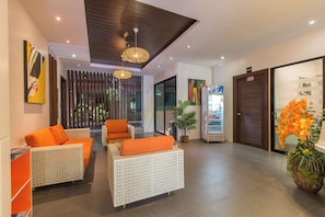 Condo, 1 Bedroom, Accessible, Balcony | Lobby