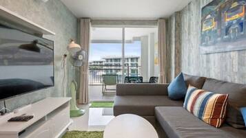 Condo, 1 Bedroom, Accessible, Balcony | Living room