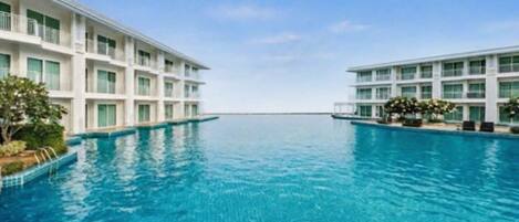 Appartement, 1 chambre, accessible aux personnes à mobilité réduite, balcon | Piscine | Piscine extérieure