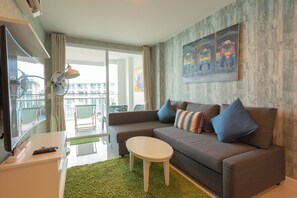 Apartment, 1 Bedroom, Accessible, Balcony | Living area