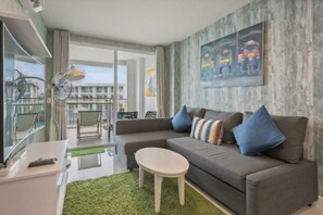 Apartment, 1 Bedroom, Accessible, Balcony | Living room
