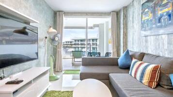 Apartment, 1 Bedroom, Accessible, Balcony | Ruang tamu