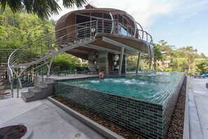 Apartamento, 1 habitación, accesible para personas con discapacidad, balcón | Piscina | Una piscina al aire libre
