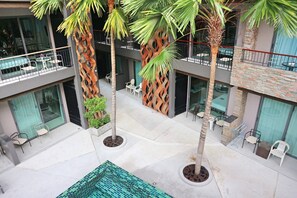 Appart'hôtel, 1 chambre, accessible aux personnes à mobilité réduite, balcon | Terrasse/Patio