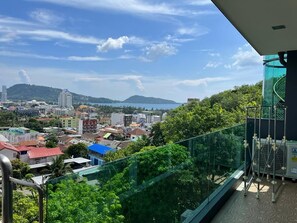 Apartment, 3 Bedrooms, Accessible, Balcony | Property grounds