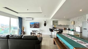 Living area - Emerald 702 - Triplex Penthouse With Stunning View (Patong)