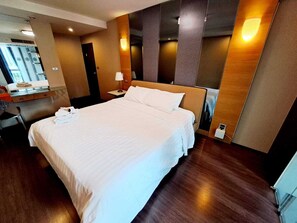 อพาร์ทเมนท์, 5 ห้องนอน, พร้อมสิ่งอำนวยความสะดวกสำหรับผู้พิการ, ระเบียง | 5 ห้องนอน