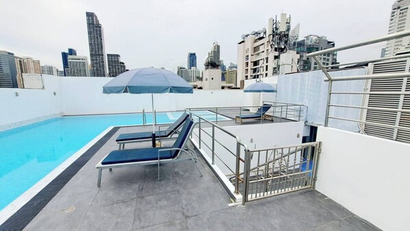 Departamento, 2 habitaciones, con acceso para personas discapacitadas, balcón | Alberca | Alberca al aire libre 