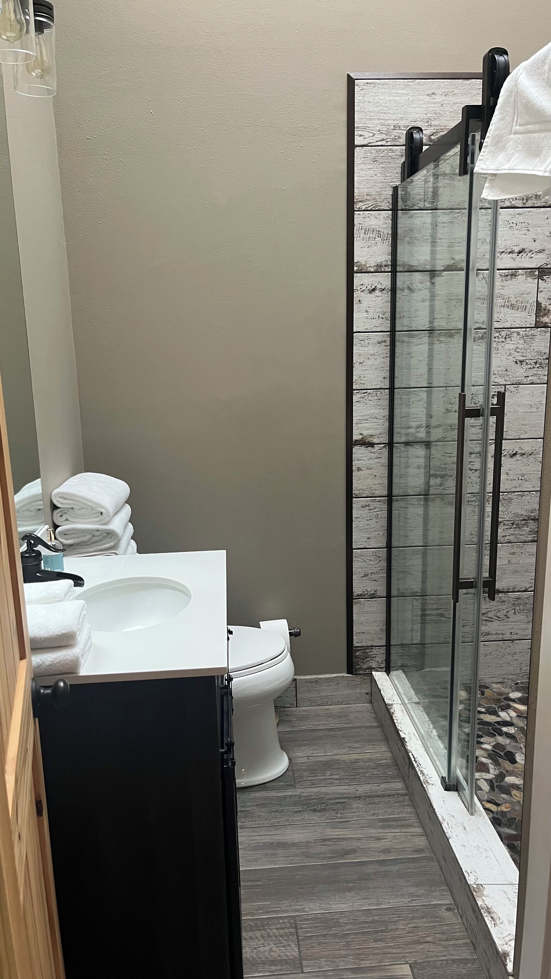 淋浴設備、提供毛巾、廁紙