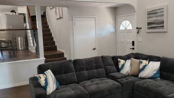 TV connectée, cheminée, chaßne hi-fi