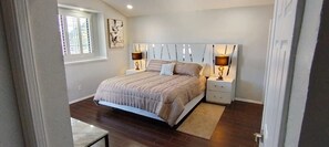 3 chambres, fer et planche à repasser, Wi-Fi gratuit, draps fournis