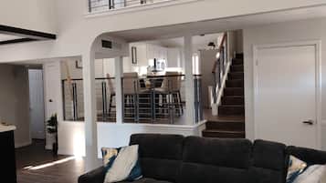 TV connectée, cheminée, chaßne hi-fi